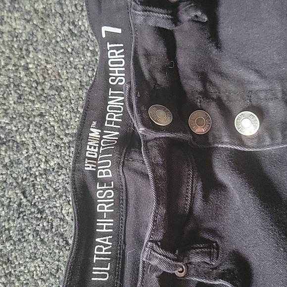 Hot Topic Denim High Rise Shorts - Picture 4 of 4